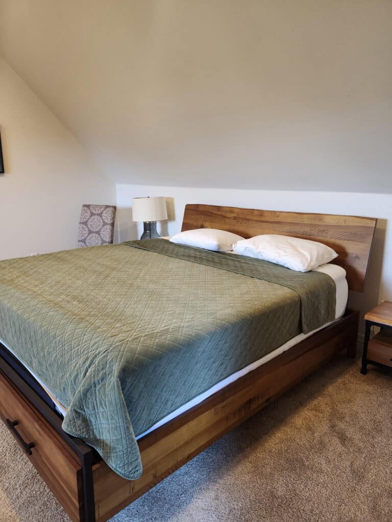 Alder Room